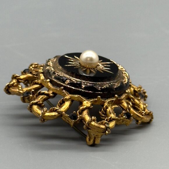 Vintage LJM Etruscan Black Glass Brooch Gold Tone Revival - Picture 6 of 11